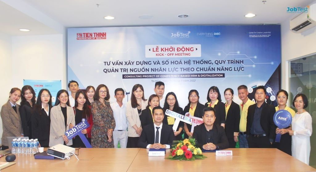 kick-off-meeting-jobtest-tien-thinh-anh-2-1